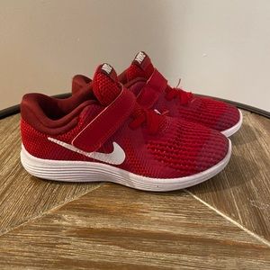 Nike Toddler Size 10 Athletic Shoe